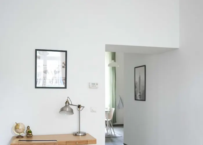 达斯奎雅提尔公寓 *